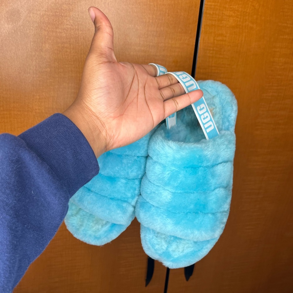 Size 8 UGG slippers Baby Blues only worn twice